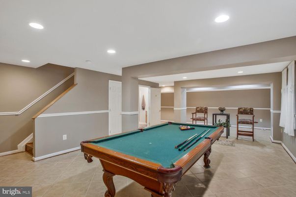 Billiard Table, Game Room, Interior, Recessed Lighting
