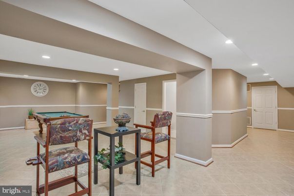 Billiard Table, Game Room, Interior, Recessed Lighting