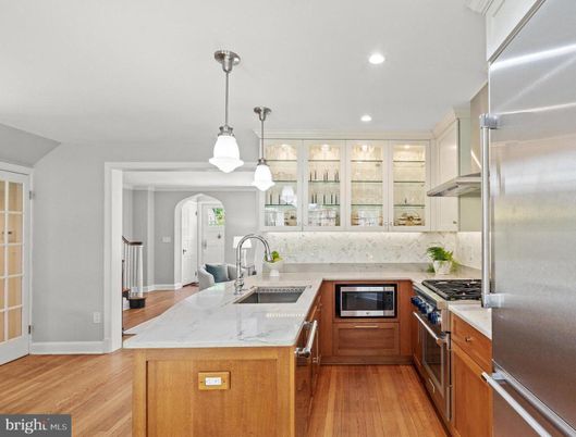 Interior, Kitchen, Pendant Lights, Recessed Lighting, Wood Texture Flooring