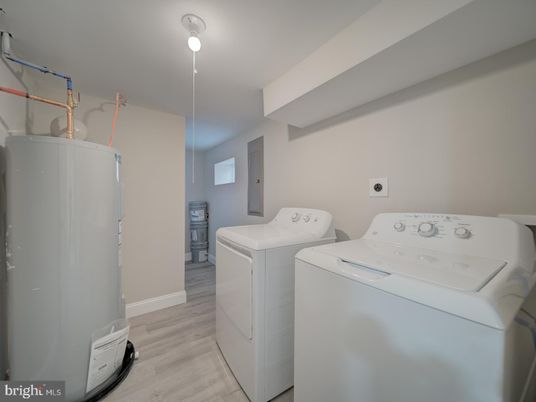 Interior, Washer, Wood Texture Flooring