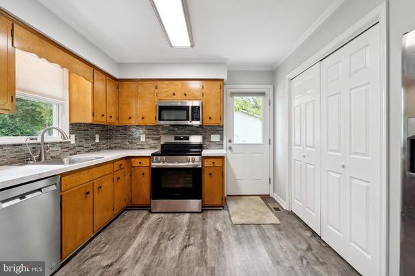 Interior, Kitchen, Stainless Steel Appliances, Wood Texture Flooring