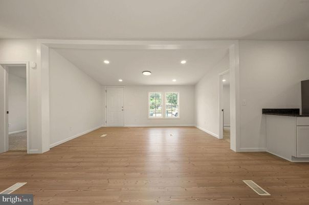 Empty room, Interior, Recessed Lighting, Wood Texture Flooring