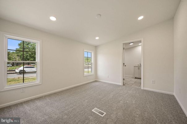 Empty room, Interior, Recessed Lighting