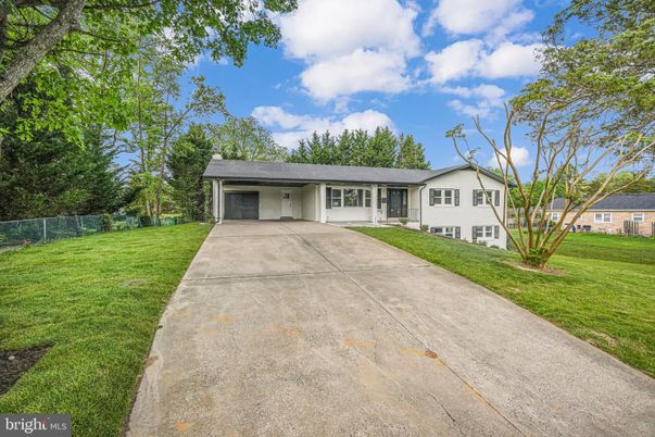 Backyard, Exterior, Facade, Ranch