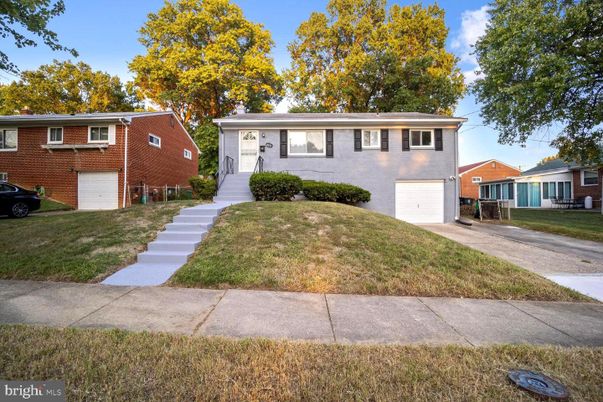Attached, Exterior, Facade, Brick Facade, Split Level