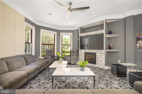 Fireplace, Interior, Living room, Recessed Lighting