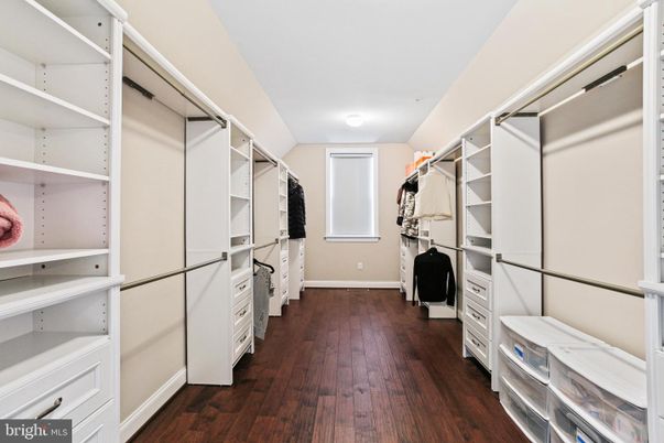 Interior, Walk-in Closets, Wood Texture Flooring