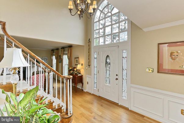 Chandelier, Interior, Wood Texture Flooring