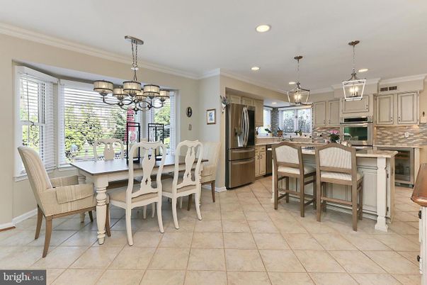 Chandelier, Dining room, Interior, Kitchen, Pendant Lights, Recessed Lighting, Stainless Steel Appliances