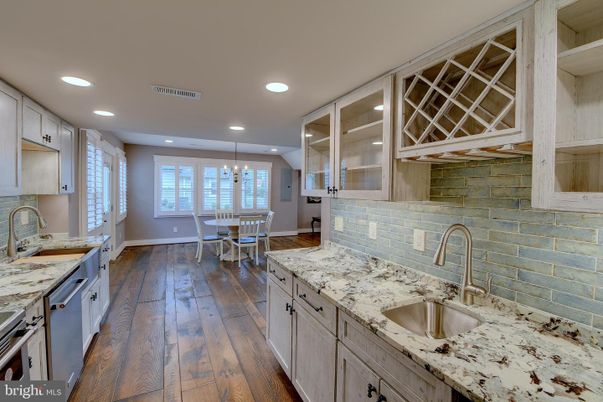 Chandelier, Dining room, Interior, Kitchen, Recessed Lighting, Wood Texture Flooring