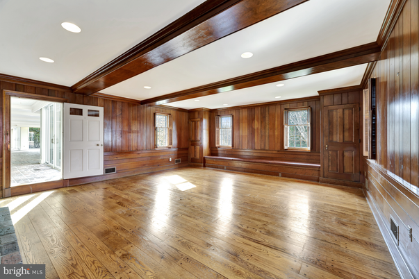 Empty room, Interior, Recessed Lighting, Wooden Beams, Wood Texture Flooring, Wooden Walls