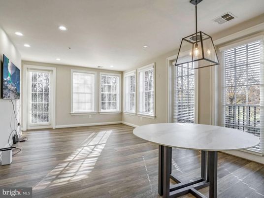Interior, Pendant Lights, Recessed Lighting, Wood Texture Flooring