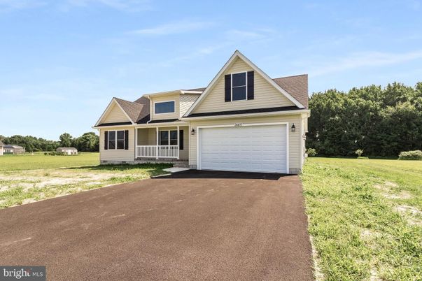 Attached, Exterior, Facade, Farmhouse