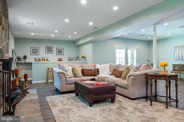 Interior, Living room, Recessed Lighting, Wood Texture Flooring