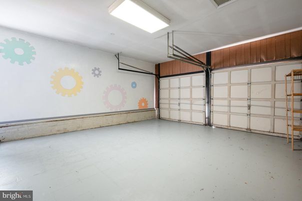 Garage, Interior
