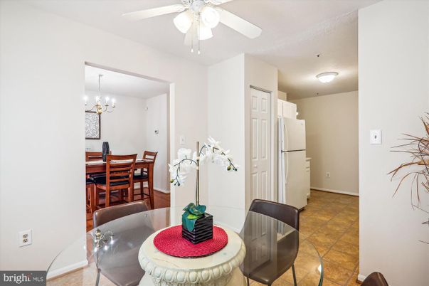 Chandelier, Dining room, Interior, Kitchen
