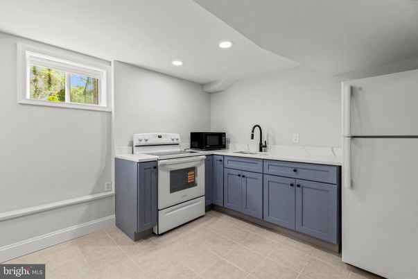 Interior, Kitchen, Recessed Lighting, Washer
