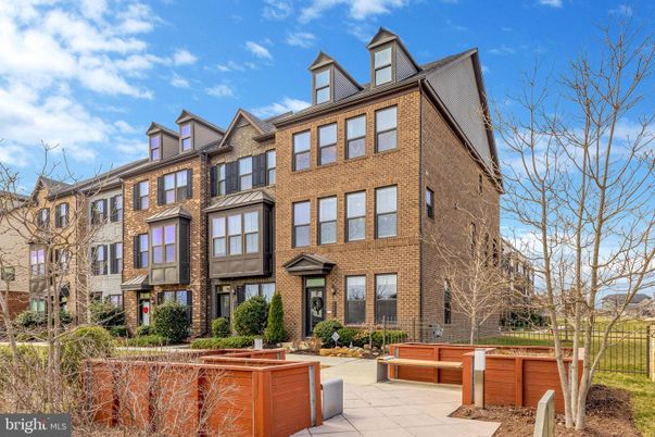 Exterior, Facade, Brick Facade, Rowhouse