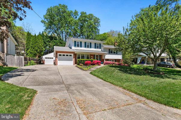Attached, Exterior, Facade, Raised Ranch
