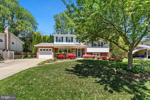 Attached, Exterior, Facade, Brick Facade, Raised Ranch