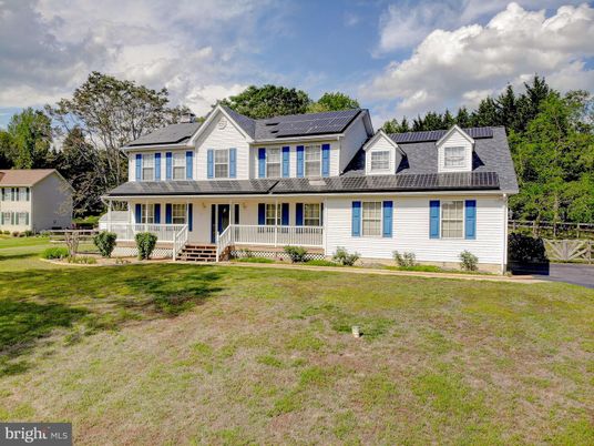Exterior, Facade, Solar Panels, Farmhouse