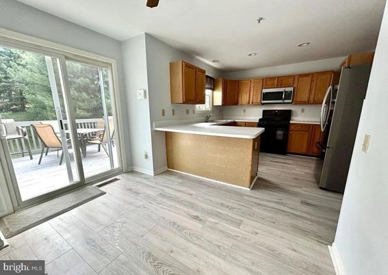 Dining room, Interior, Kitchen, Recessed Lighting, Wood Texture Flooring