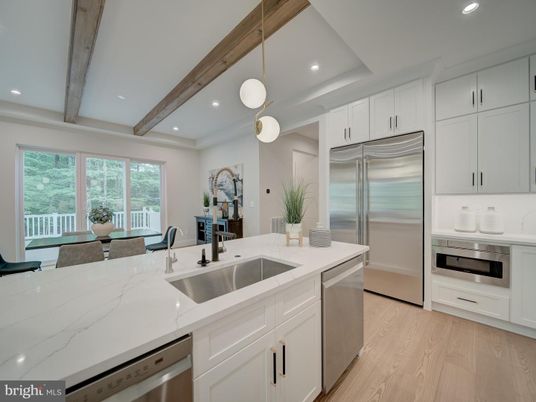 Dining room, Interior, Kitchen, Pendant Lights, Recessed Lighting, Stainless Steel Appliances, Wooden Beams, Wood Texture Flooring