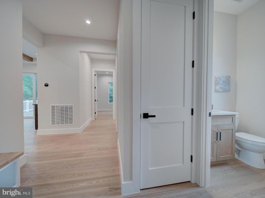 Bathroom, Interior, Recessed Lighting, Wood Texture Flooring
