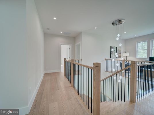 Interior, Pendant Lights, Recessed Lighting, Wood Texture Flooring