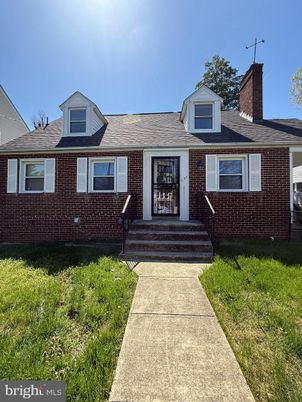 Exterior, Facade, Brick Facade, Cape Cod