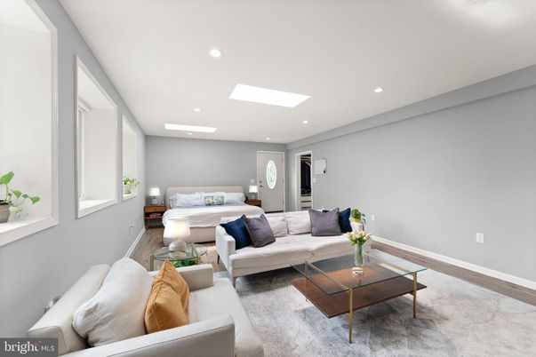 Bedroom, Interior, Living room, Recessed Lighting, Wood Texture Flooring