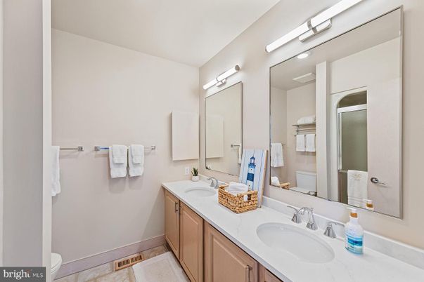 Bathroom, Dual Sink Vanities, Interior
