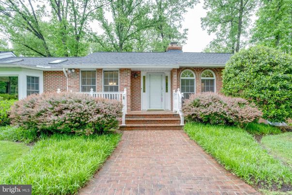 Exterior, Facade, Brick Facade, Ranch