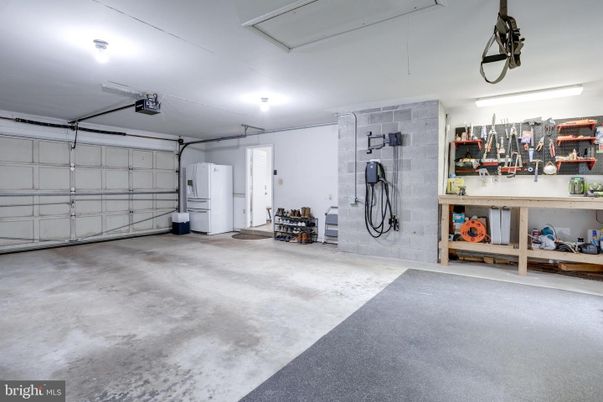 Garage, Interior