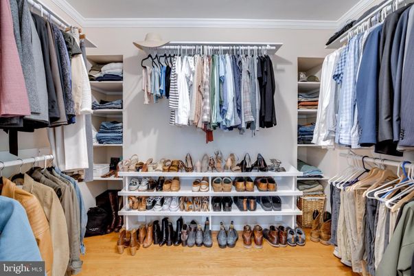 Interior, Walk-in Closets, Wood Texture Flooring
