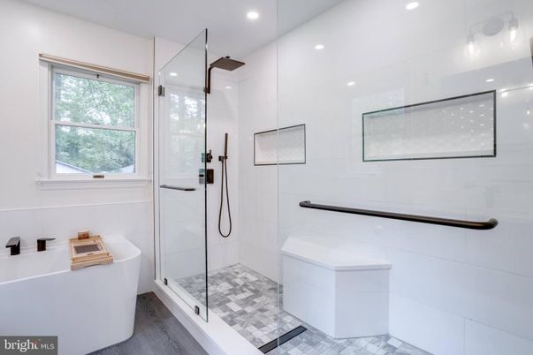 Bathroom, Free Standing Baths, Glass Shower, Interior, Recessed Lighting