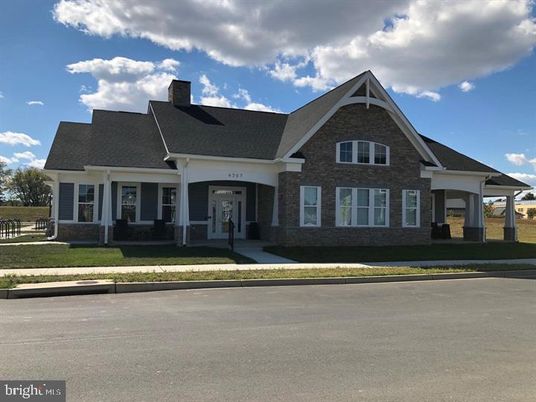 Exterior, Facade, Brick Facade, Ranch