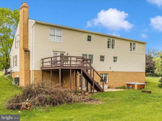 Backyard, Exterior, Hot Tub