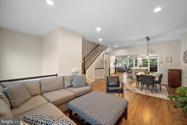 Dining room, Interior, Living room, Pendant Lights, Recessed Lighting, Wood Texture Flooring