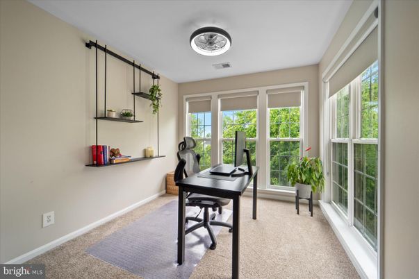 Home Office, Interior