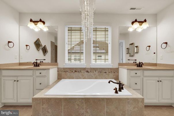 Bathroom, Dual Sink Vanities, Interior