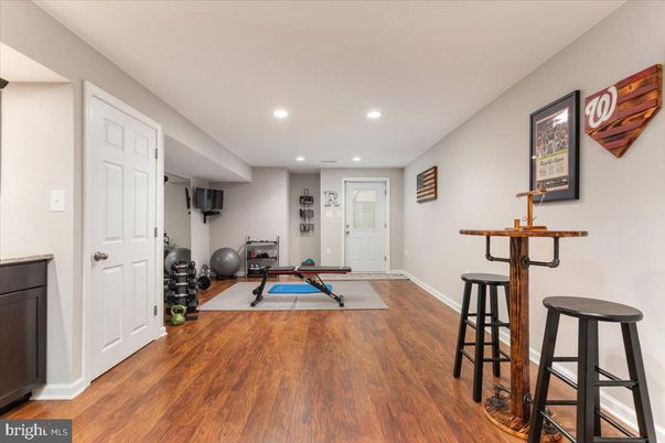 Fitness Equipment, Interior, Recessed Lighting, Wood Texture Flooring