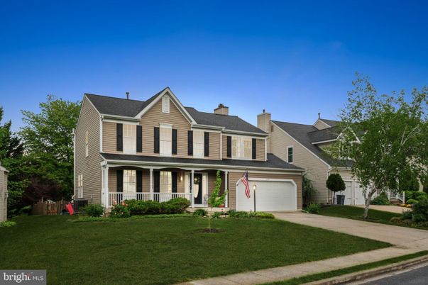 Attached, Exterior, Facade, Farmhouse
