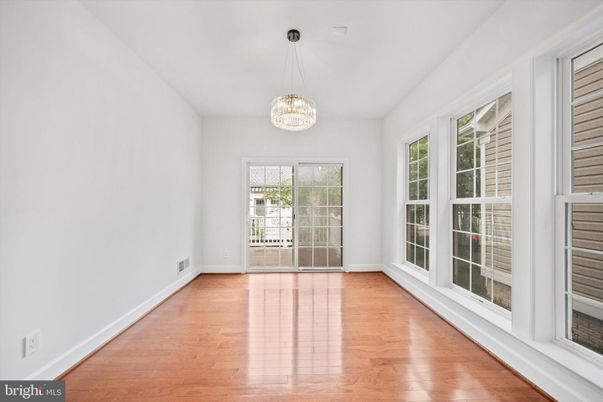 Empty room, Interior, Pendant Lights, Wood Texture Flooring