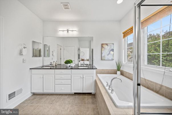 Bathroom, Dual Sink Vanities, Interior, Recessed Lighting