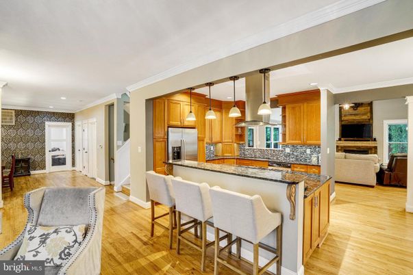 Interior, Kitchen, Living room, Pendant Lights, Recessed Lighting, Stainless Steel Appliances, Wood Texture Flooring