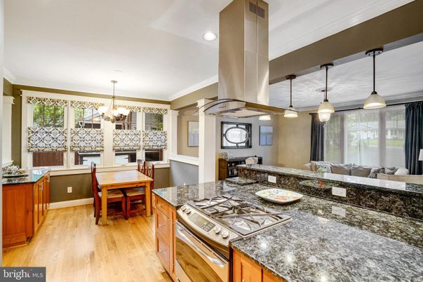 Chandelier, Dining room, Interior, Kitchen, Pendant Lights, Recessed Lighting, Wood Texture Flooring