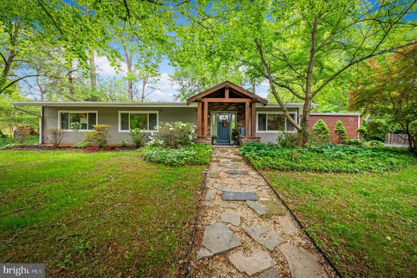 Backyard, Exterior, Facade, Ranch