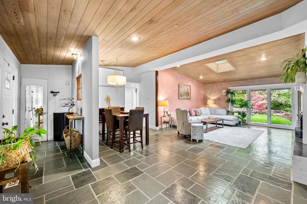 Dining room, Interior, Living room, Pendant Lights, Recessed Lighting, Wooden Ceilings