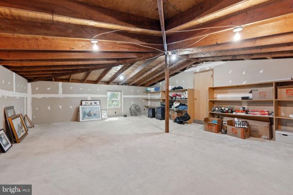 Empty room, Interior, Wooden Beams, Wooden Ceilings